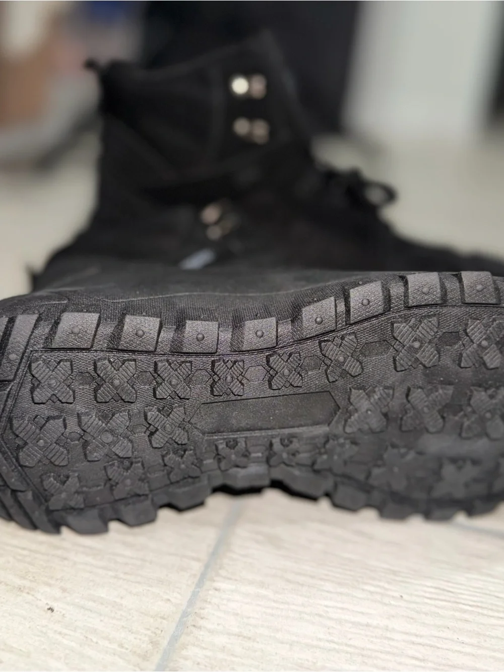 The Unbranded Brand mainalun black